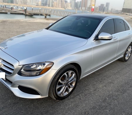 Gebruikt Mercedes-Benz C300 4Matic  in Dubai